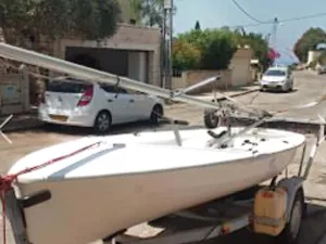 מפרשית דגם 420 למכירה